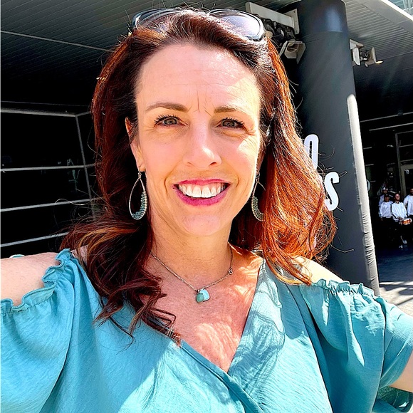 Meet your Posher, Michelle - Picture 1 of 1